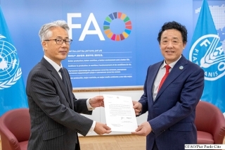 屈冬玉FAO事務局長への信任状奉呈（1月23日）