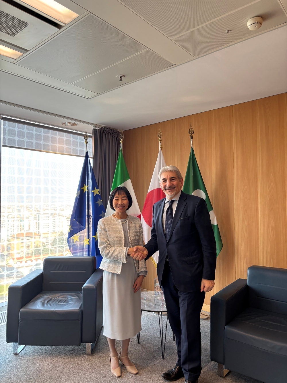 Amb. Ono e il Sottosegretario alla Presidenza della Regione Lombardia,  Raffaele Cattaneo