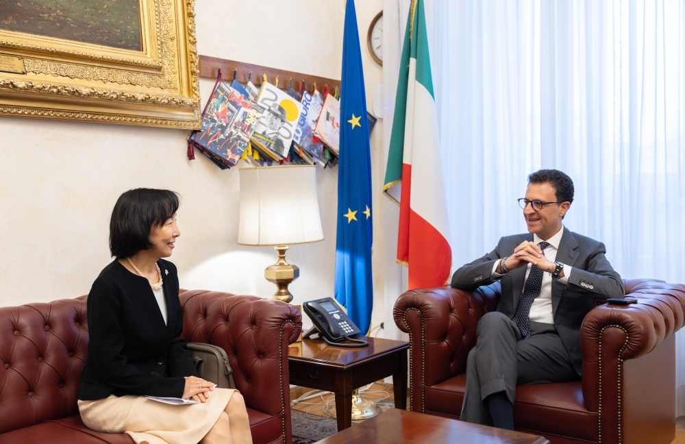 on. minardo e ambasciatore scambio