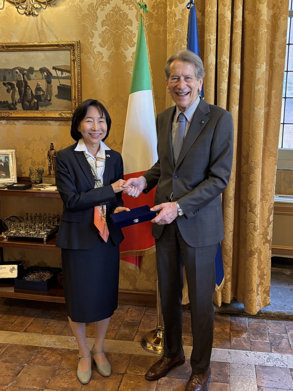 小野大使っとテルツィ・ディ・サンタガタ上院EU政策委員長2