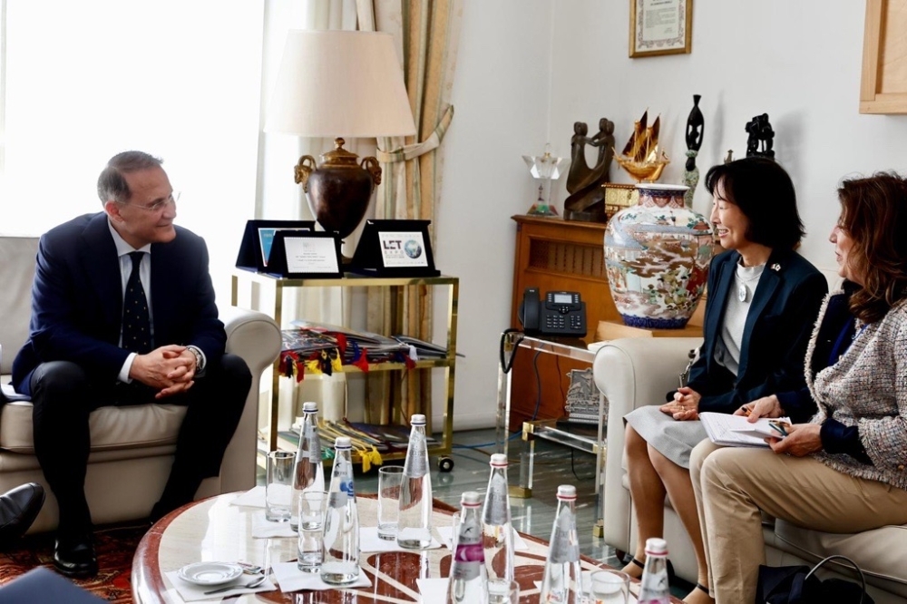 小野大使とチリエッリ伊外務省副大臣2